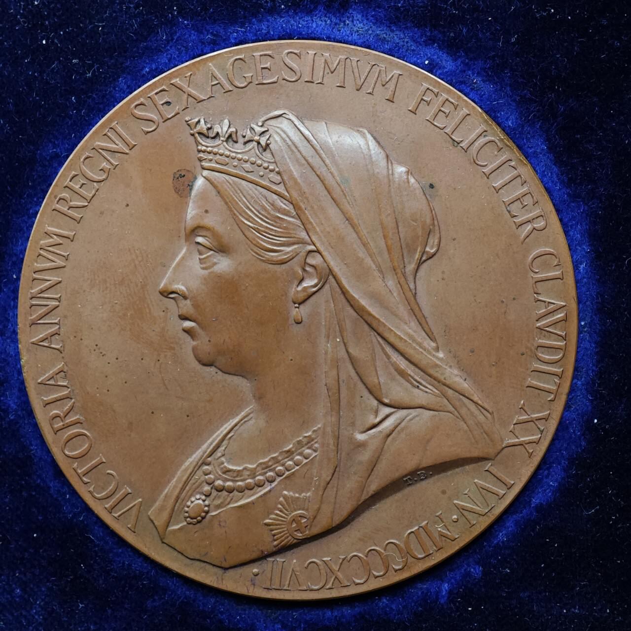 【淘币小摊】实时拍第七百九十五拍   银币套币场   满百包邮可预留二周 每周一统一发货   英国1897年维多利亚女王登基60周年大铜章直径55mm重76克原盒