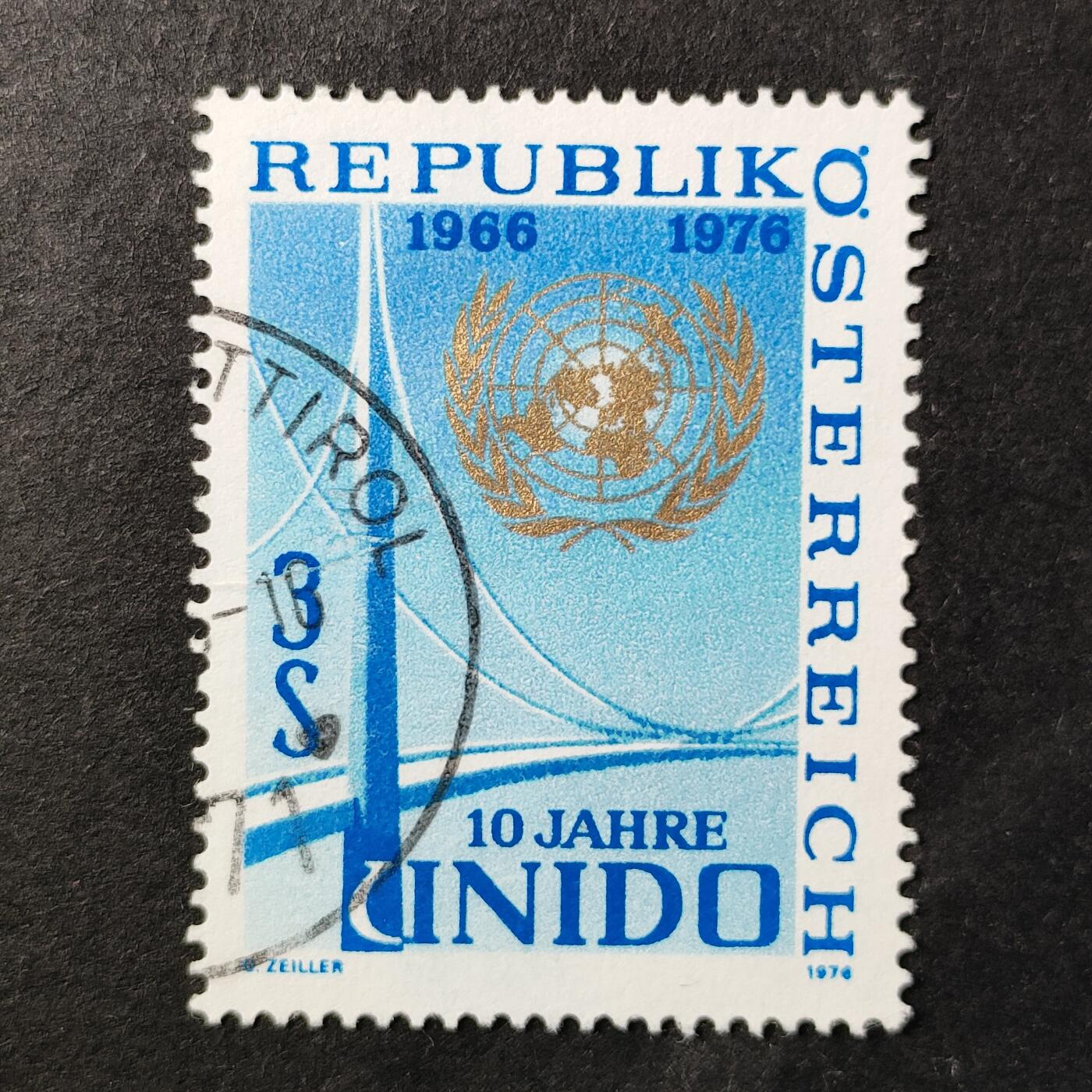 ↓君缘收藏649期☞钱币邮品↓无佣金、可寄存、满30元包邮  奥地利邮票，1976年联合国工业发展组织10周年·徽章邮票1全