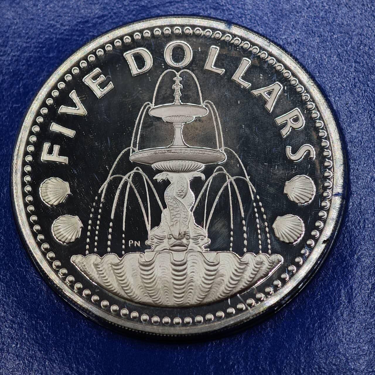 【淘币小摊】实时拍第七百九十五拍   银币套币场   满百包邮可预留二周 每周一统一发货   巴巴多斯1975年5元喷泉精制银币 重31.1克800银 纯银价274