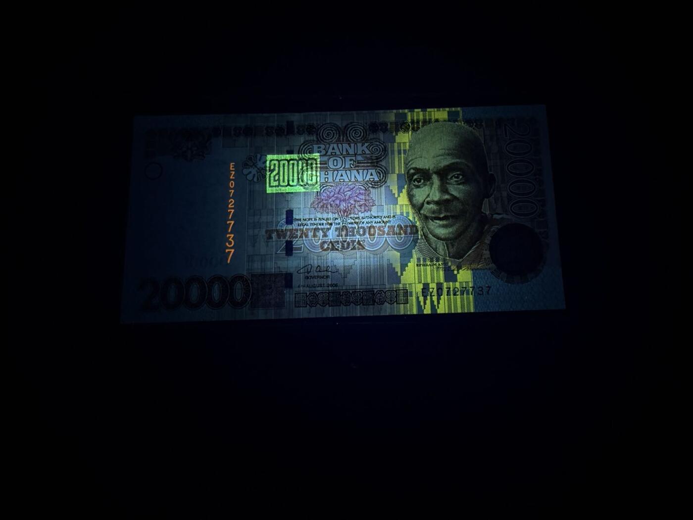 【炜奕收藏】，第五十期 2006年加纳20000塞地，UNC品相