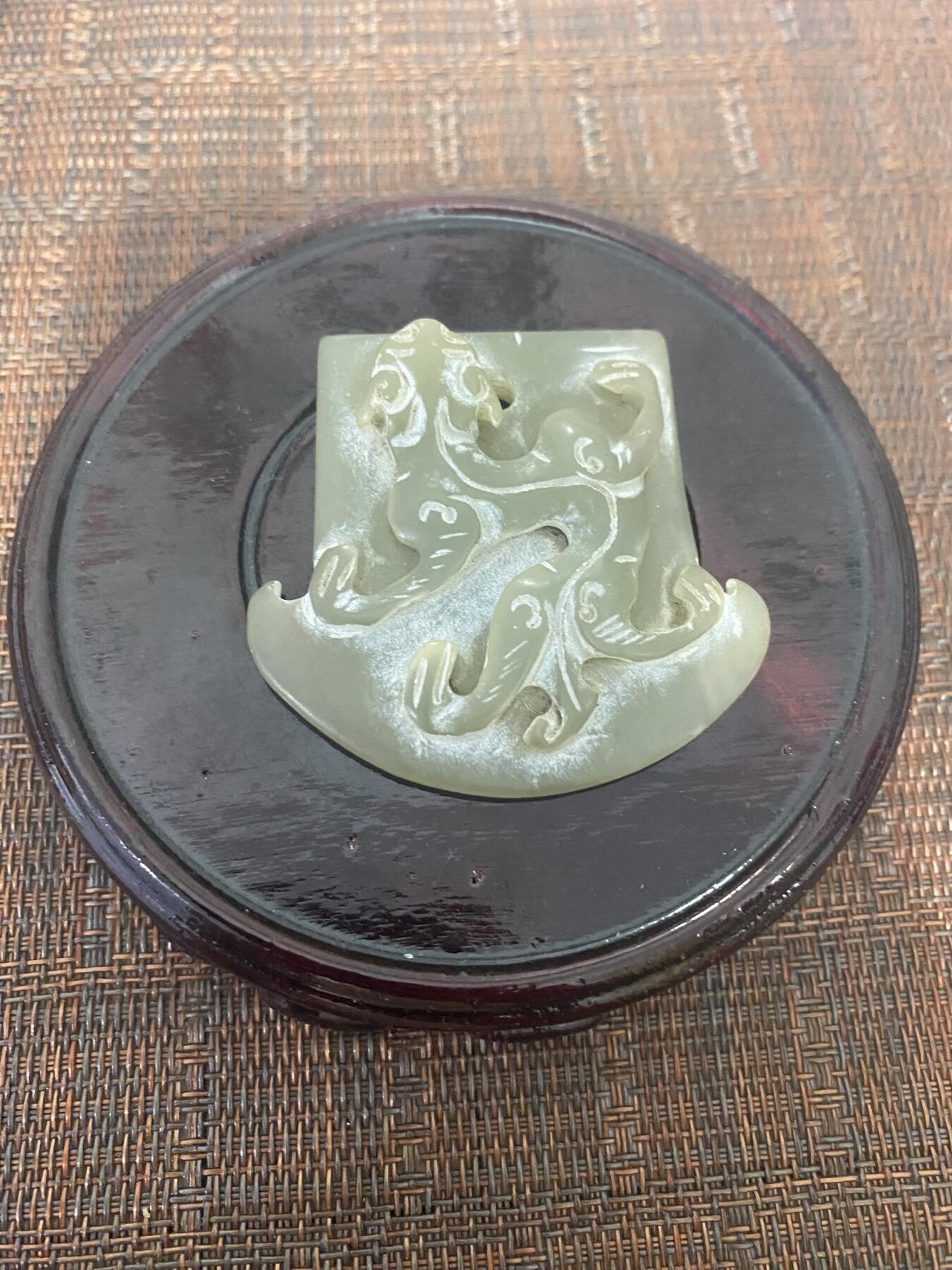 江南站杂件场 玉斧手把件（府中有龙）