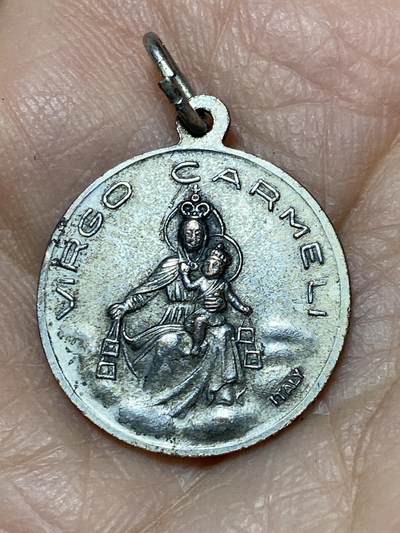 2025年第一百二十七场(总第一百五十三场）外国好品章牌、散币(免佣金) - 加尔默罗山圣母宗教圣牌，重2.25克