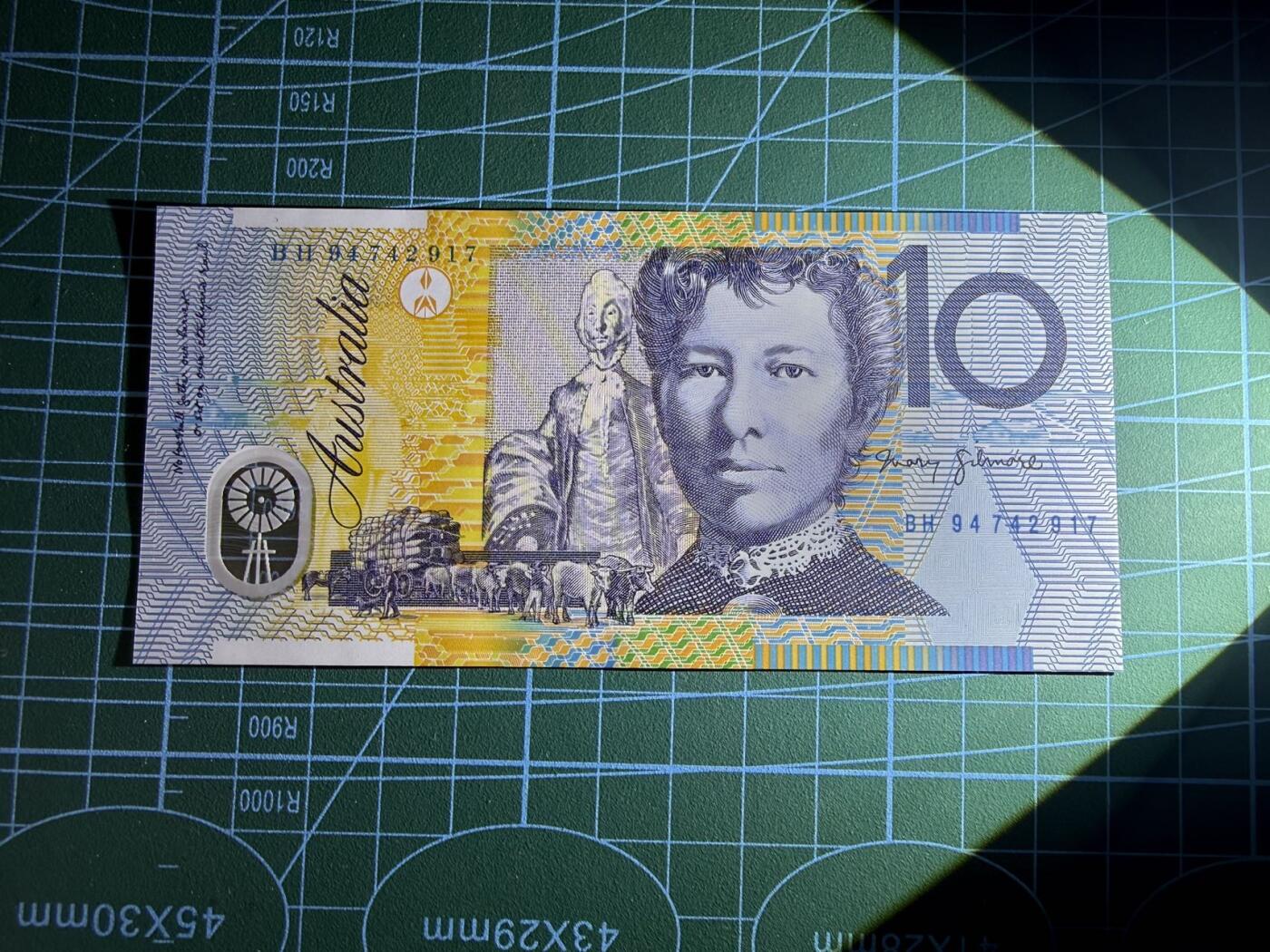 【炜奕收藏】，第五十期 1994年澳大利亚10元，UNC品相，早期年份