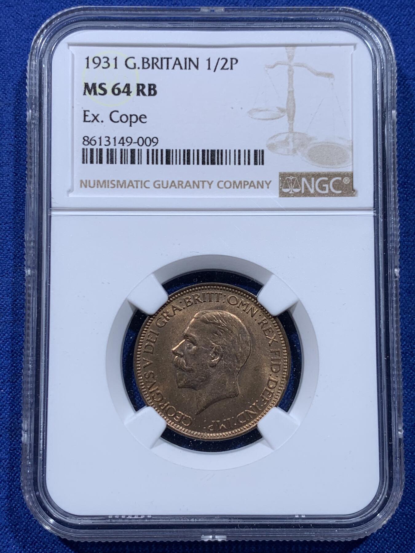 《竞宝斋》第437场 周日，周一2场连拍 （全场包邮） NGC MS64RB 英国 乔治五世 1931年 1/2便士铜币 第三版头像 相较前两版对于细节的营造更为清晰，整体更加工整。英系大藏家Cope旧藏，光泽丝滑正背仅少许划痕，姿态良美。