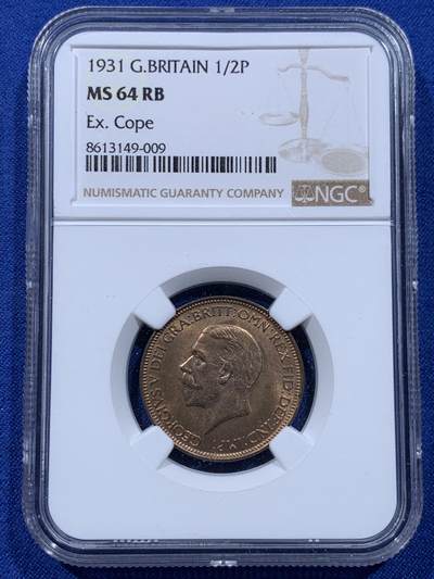 《竞宝斋》第437场 周日，周一2场连拍 （全场包邮） - NGC MS64RB 英国 乔治五世 1931年 1/2便士铜币 第三版头像 相较前两版对于细节的营造更为清晰，整体更加工整。英系大藏家Cope旧藏，光泽丝滑正背仅少许划痕，姿态良美。