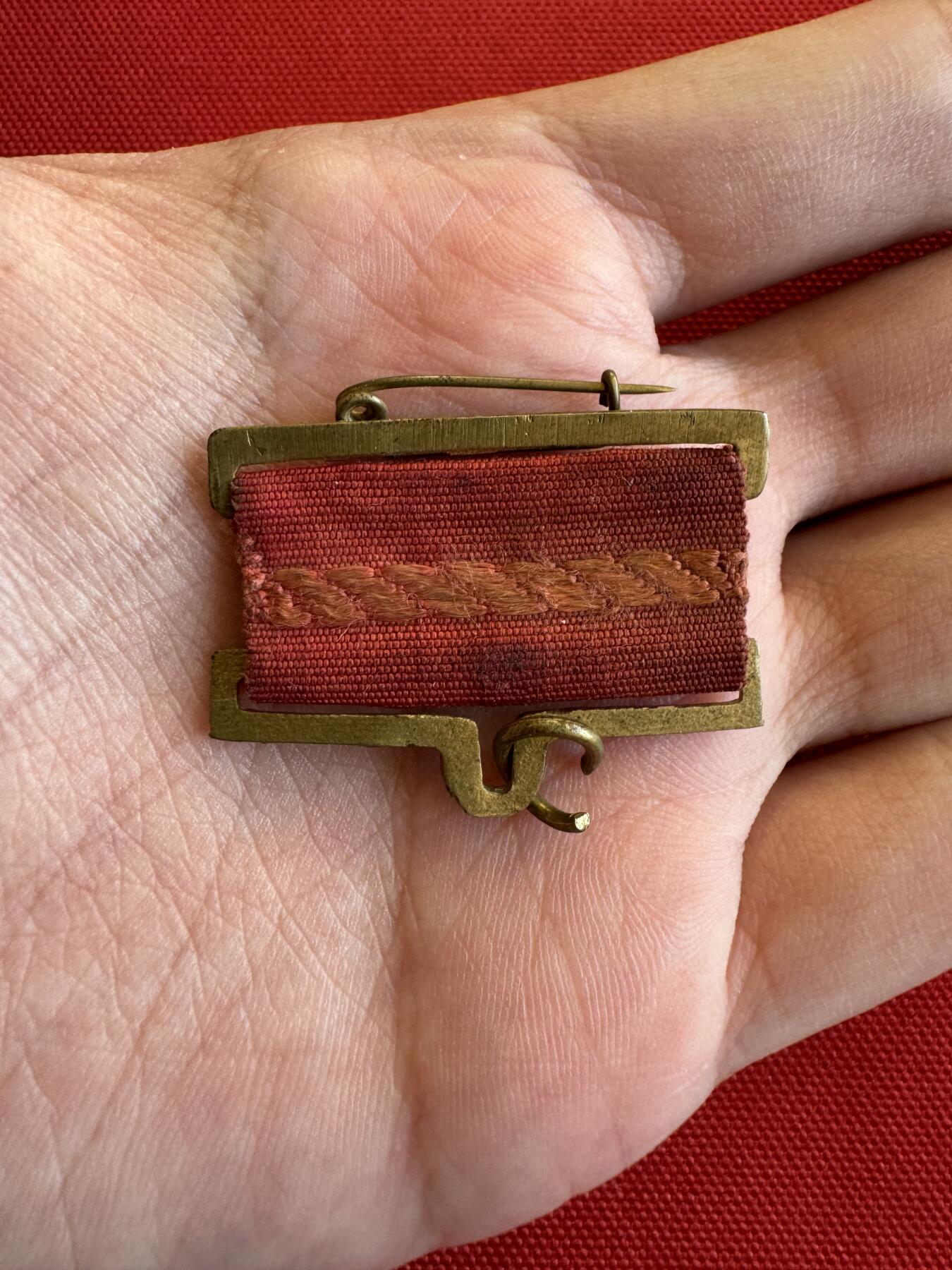 五哥徽章群   11号周二晚上八点4群联拍 上挂