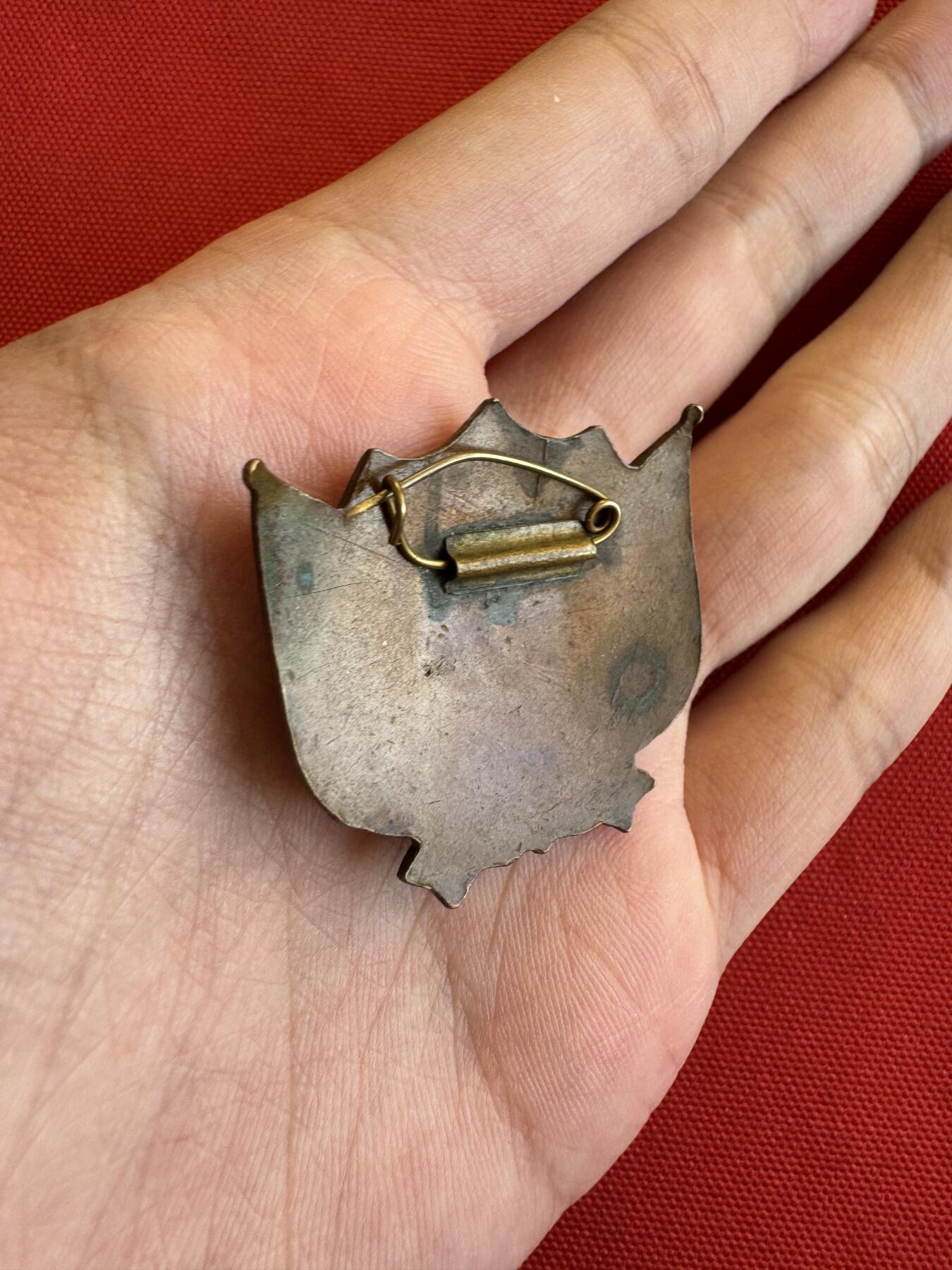 五哥徽章群   11号周二晚上八点4群联拍 朝中友谊