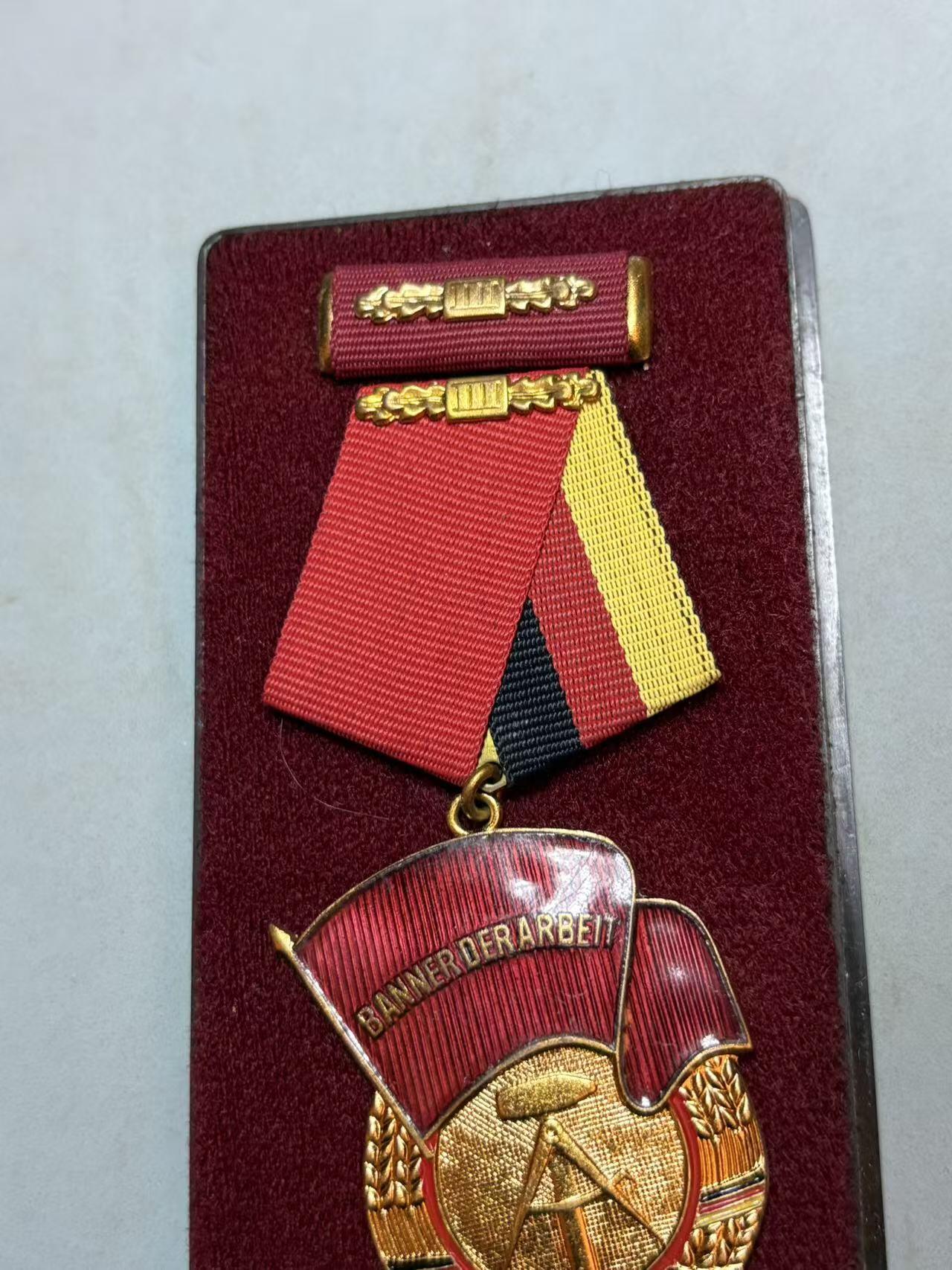 盛世勋华——号角文化勋章邮票专场拍卖第288期 东德三级劳动红旗勋章 带原盒