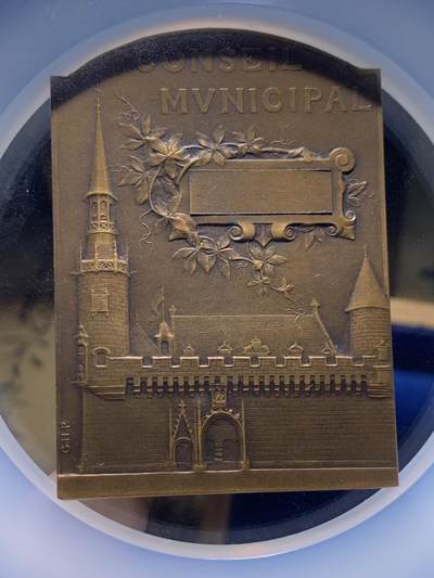 《竞宝斋》第437场 周日，周一2场连拍 （全场包邮） NGC MS65BN 超高分 G.H.Prud'Homme 普吕多姆  《法国拉罗谢尔市议会奖章》大铜章，少见品，45*63mm，丰饶角边铭，加大加厚盒。