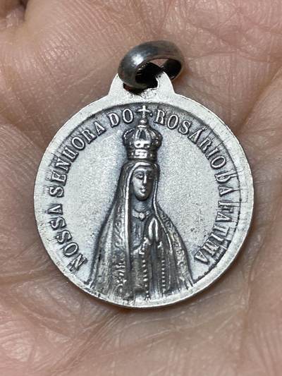 2025年第一百二十七场(总第一百五十三场）外国好品章牌、散币(免佣金) - 葡萄牙🇵🇹玫瑰经圣母圣牌，重4.51克