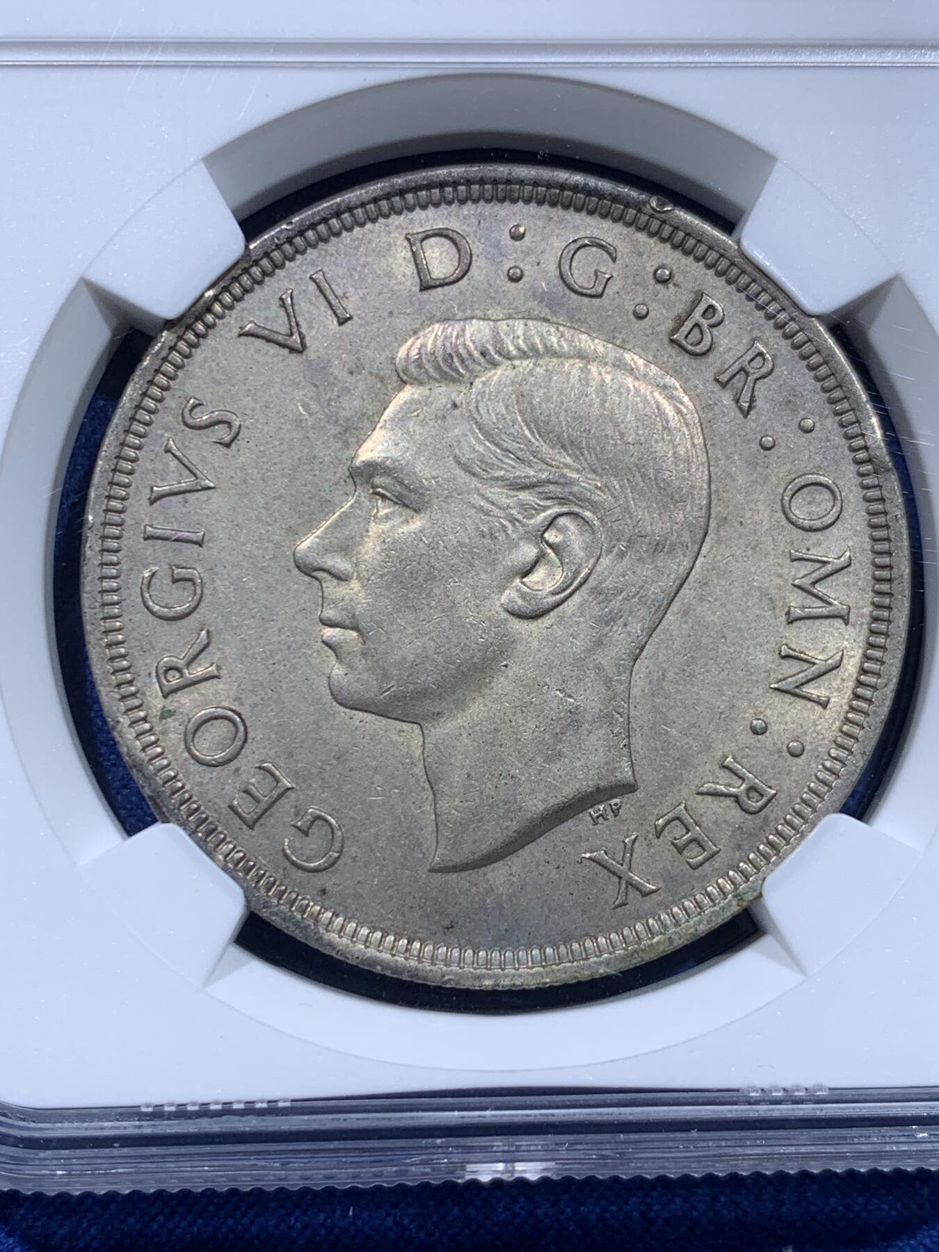 《竞宝斋》第437场 周日，周一2场连拍 （全场包邮） NGC MS62 英国1937年乔治六世克朗银币，原味状态，转光好品。