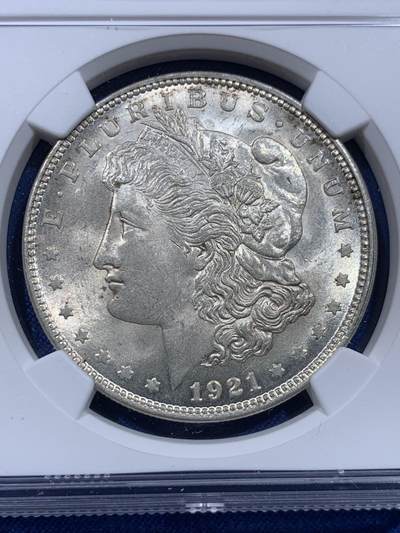 《竞宝斋》第437场 周日，周一2场连拍 （全场包邮） NGC MS64 美国1921年摩根银币，BU转光好品。