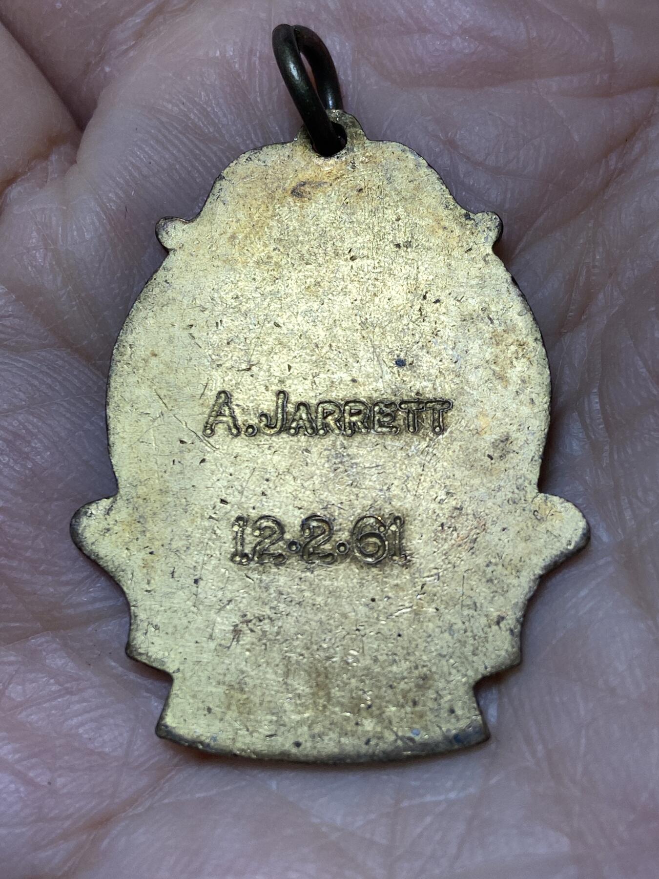 2025年第一百二十七场(总第一百五十三场）外国好品章牌、散币(免佣金) 英国🇬🇧全国舞蹈教室协会青铜级奖章(1961年2月12日授予A·JARRETT)，重9.6克