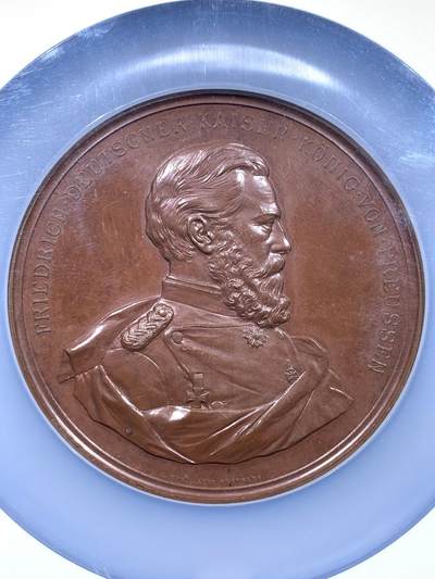 《竞宝斋》第437场 周日，周一2场连拍 （全场包邮） NGC MS63BN 1888年德皇弗立德里希三世立威廉二世为王储铜章，70mm，加大加厚盒。