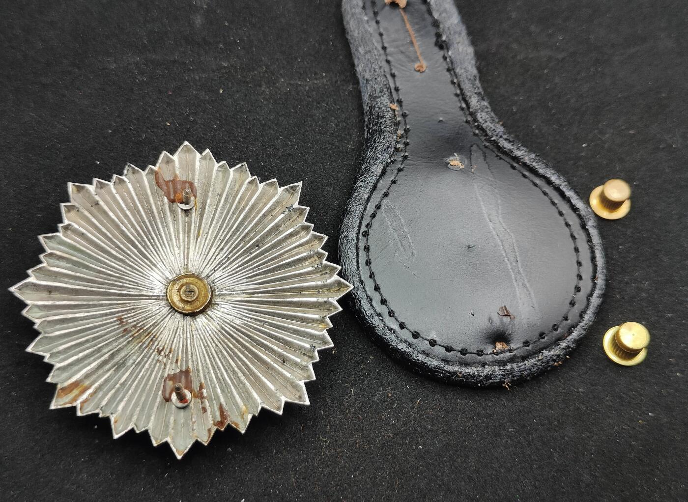 0元起拍勋章 第309期 咸鱼国勋章拍卖专场 11月12日（周三）下午6：00开始 韩国旧款陆军参谋总长胸挂 1979-1993 带原品皮褂