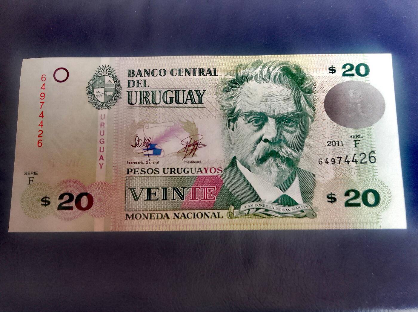 全新乌拉圭2011年20比索靓品纸币