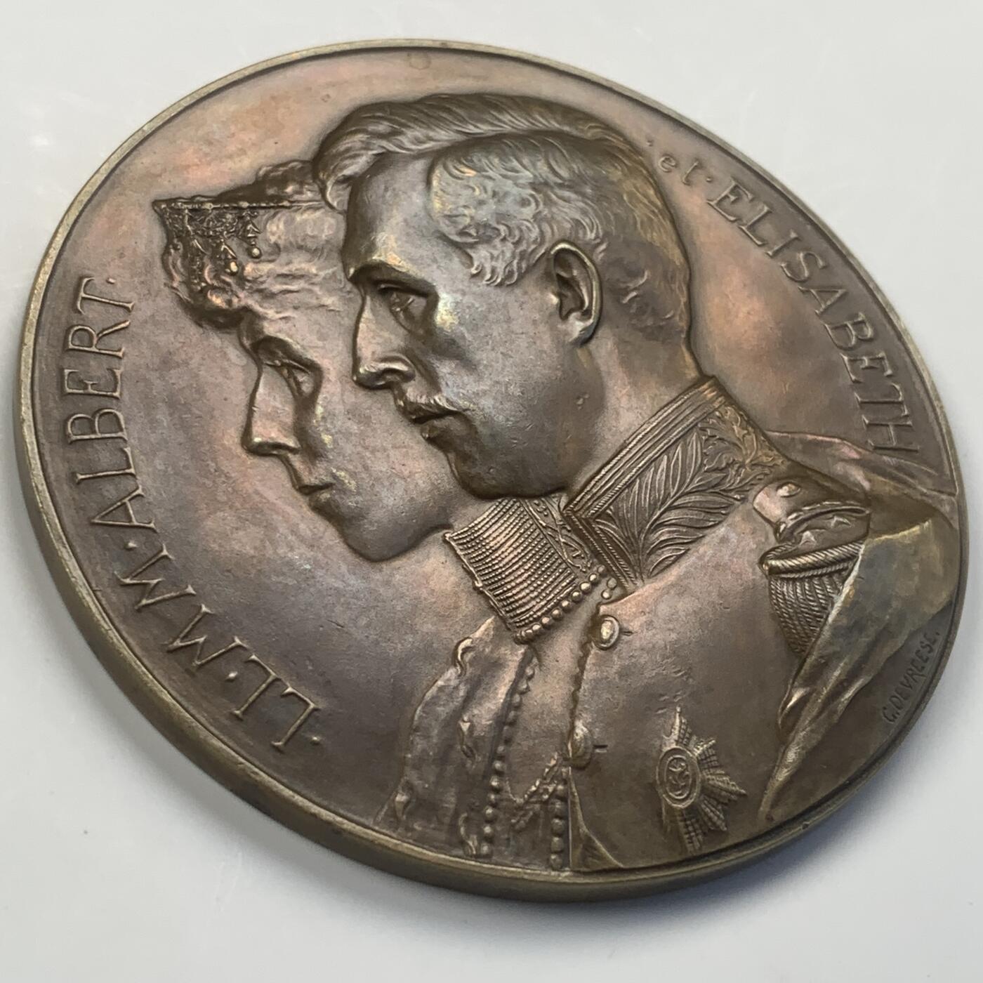掌中浮雕-藏着的欧洲第041场 1910年比利时阿尔伯特伊丽莎白纪念铜章 ，70mm