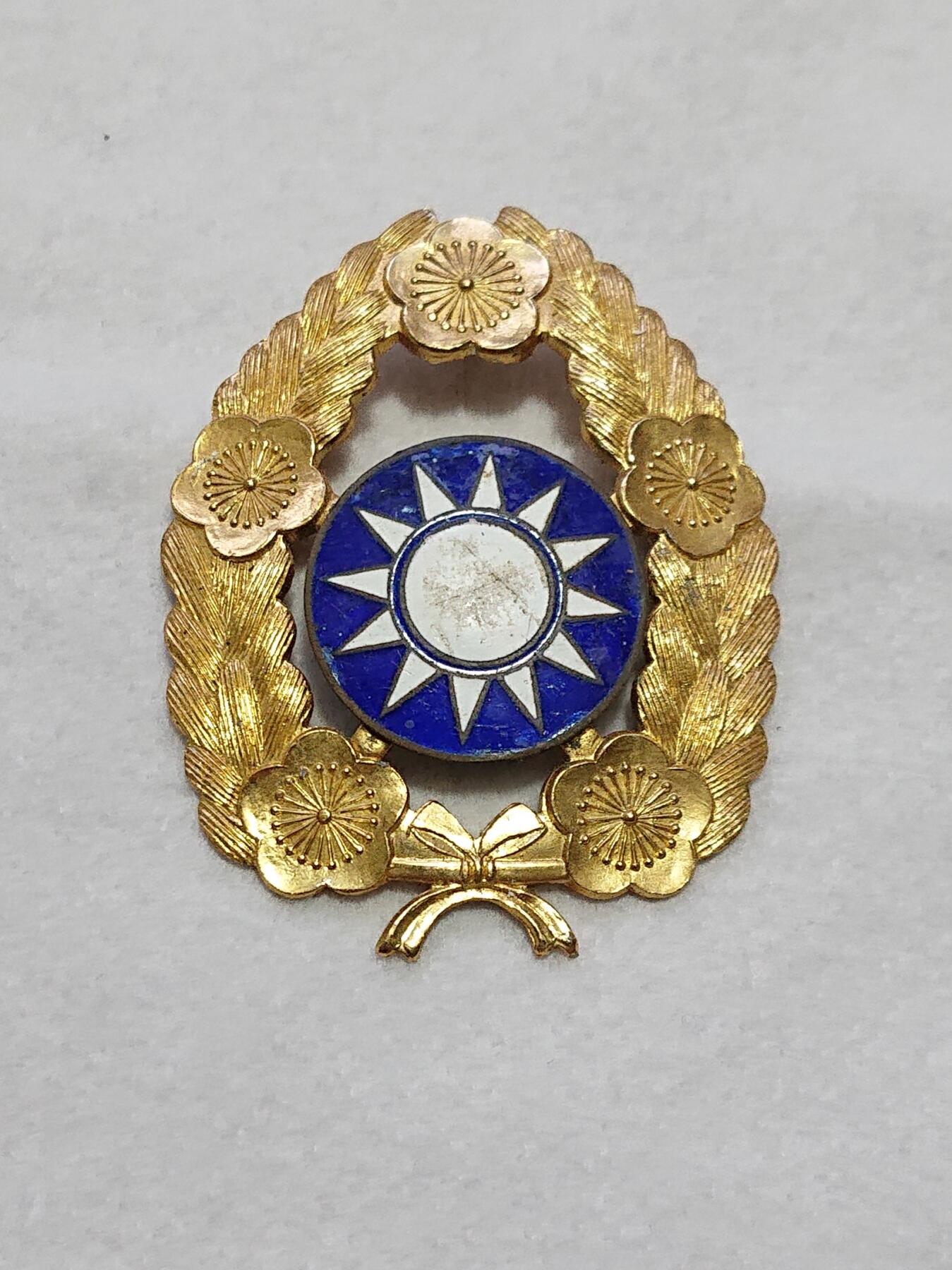 【第壹場】近代勋奖章徽章服饰杂项专场 民国时期陆军帽徽（铝质）