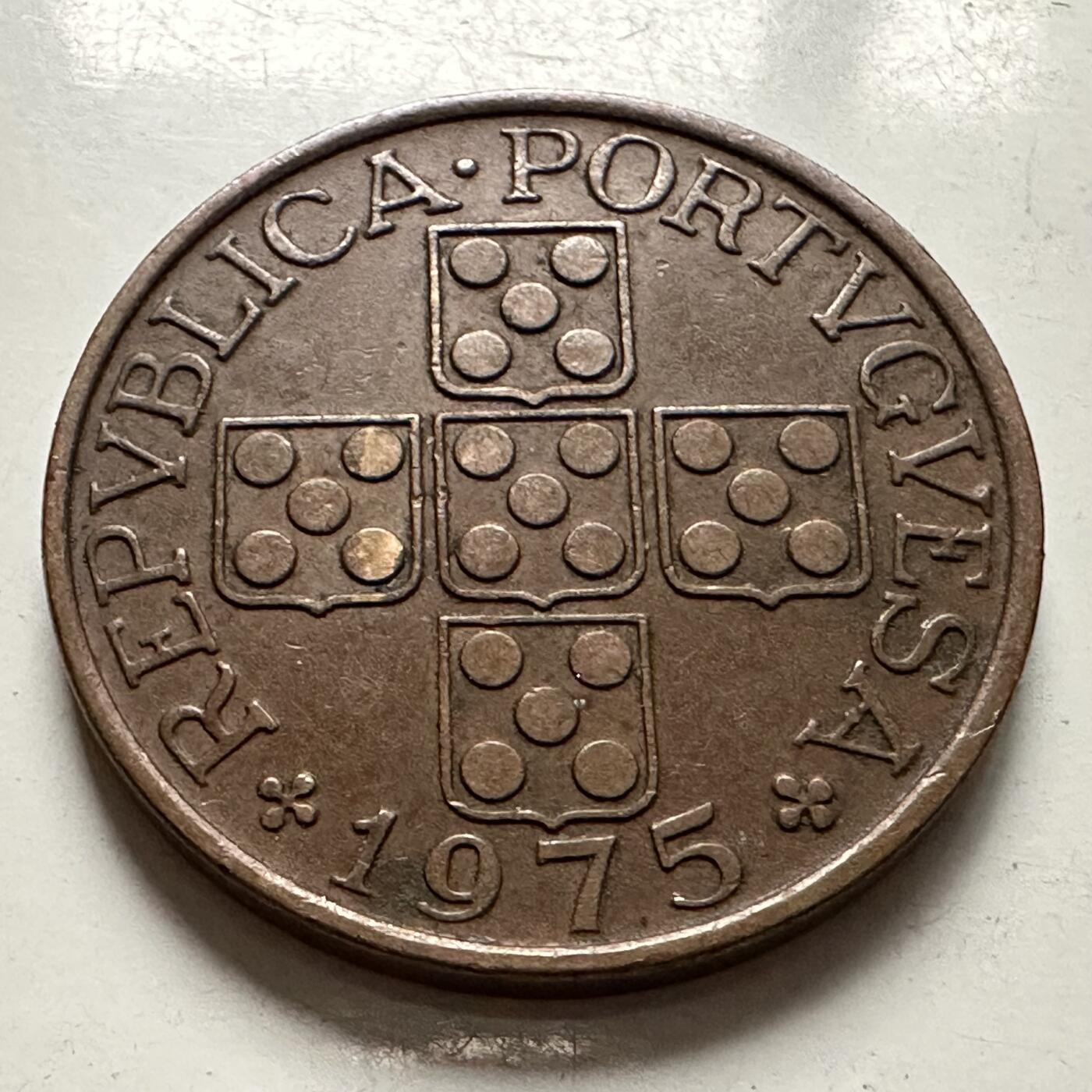 🌹外币初藏🌹🐯2025年第126场  每周二四六晚8️⃣点 接代拍 葡萄牙1975年一埃斯库多