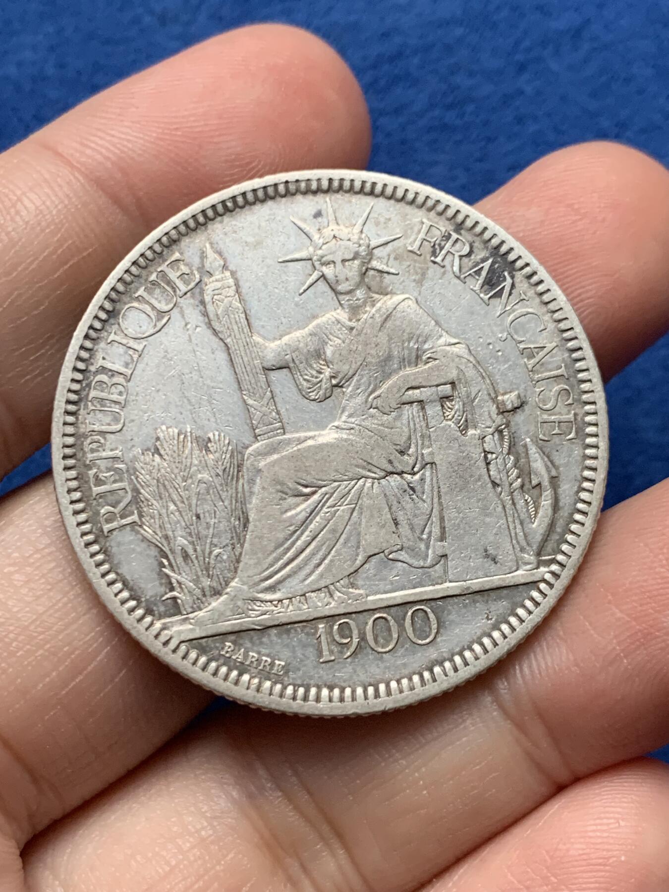 《竞宝斋》第437场 周日，周一2场连拍 （全场包邮） 法属印支1900年坐洋1皮阿斯特大银币 流通状态