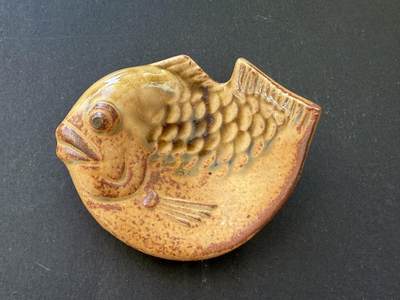 海外回流精品拍卖11.16 - 日本回流鱼形小碟子-尺寸7cmX6cm