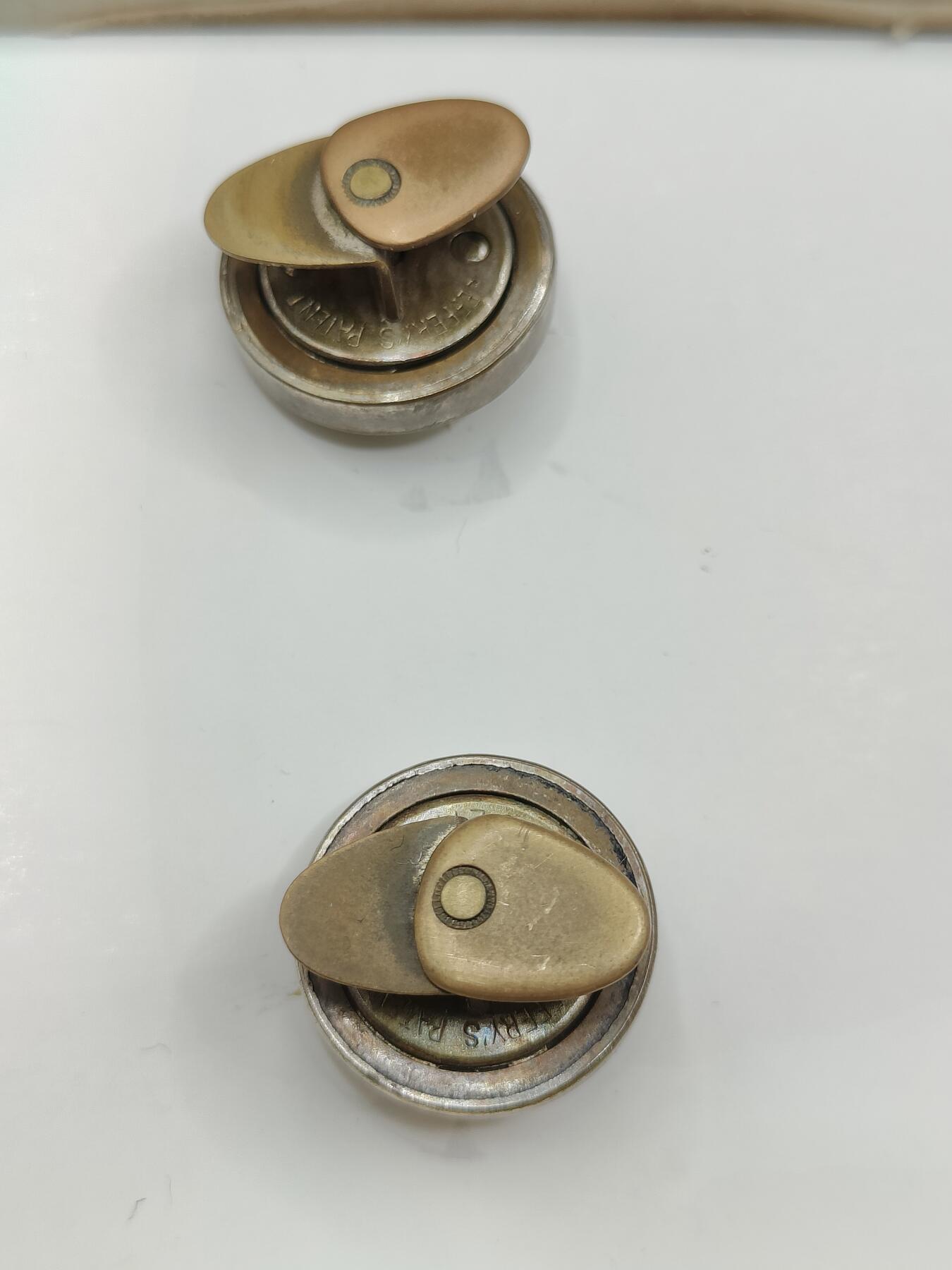 0元起拍勋章 第309期 咸鱼国勋章拍卖专场 11月12日（周三）下午6：00开始 欧美一战时期古董贝母袖扣一套两对带盒