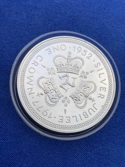 《竞宝斋》第437场 周日，周一2场连拍 （全场包邮） - 马恩岛1977年伊丽莎白二世女王登基25周年1克朗银币 带盒