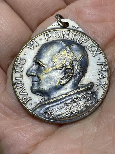 2025年第一百二十七场(总第一百五十三场）外国好品章牌、散币(免佣金) - 精美镀银意大利制–梵蒂冈教皇保罗六世–圣克里斯托弗宗教纪念章，重15.57克