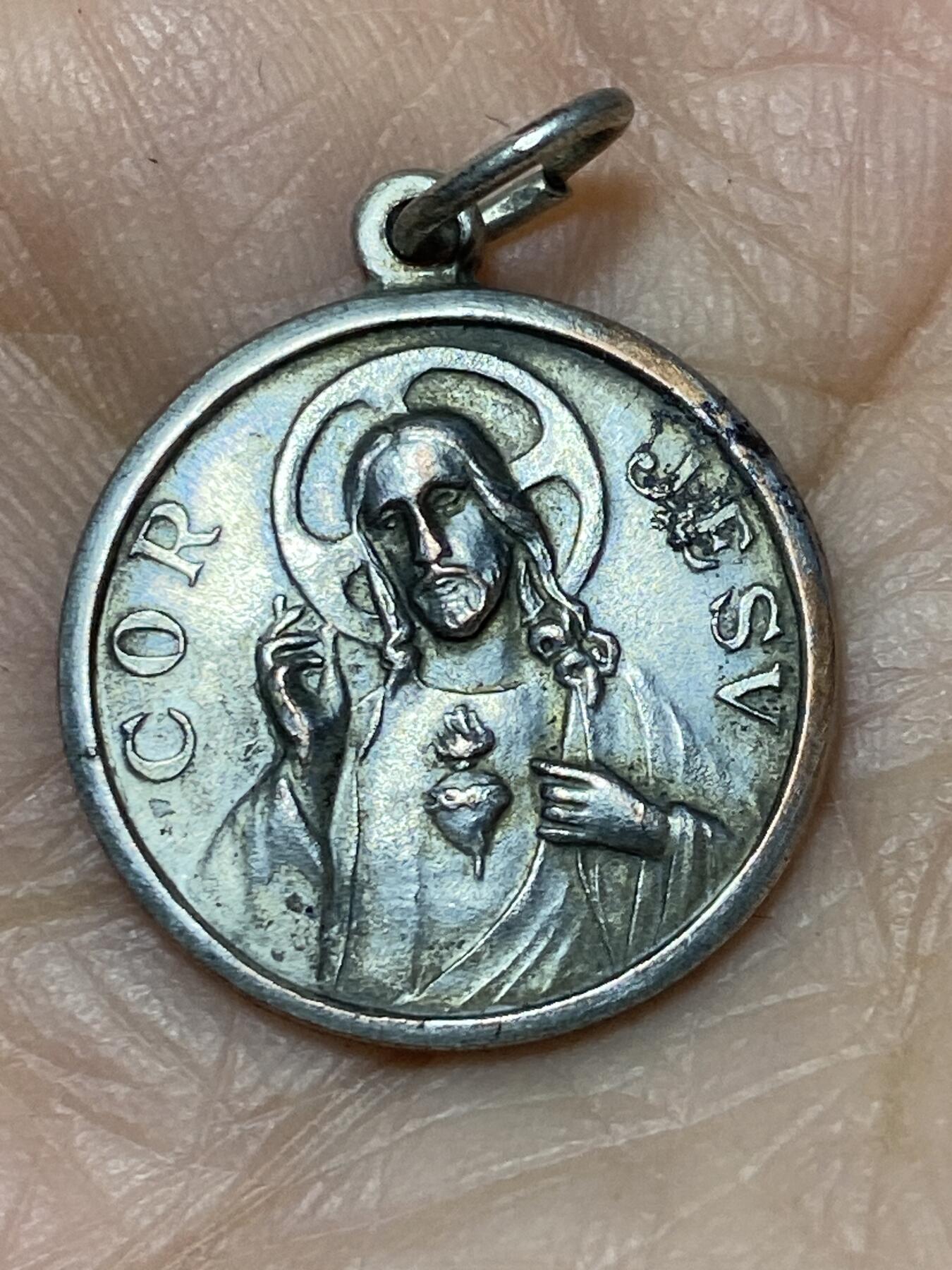 2025年第一百二十七场(总第一百五十三场）外国好品章牌、散币(免佣金) 加尔默罗山圣母宗教圣牌，重2.25克