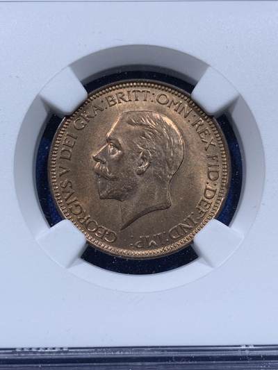 《竞宝斋》第437场 周日，周一2场连拍 （全场包邮） NGC MS64RB 英国 乔治五世 1931年 1/2便士铜币 第三版头像 相较前两版对于细节的营造更为清晰，整体更加工整。英系大藏家Cope旧藏，光泽丝滑正背仅少许划痕，姿态良美。