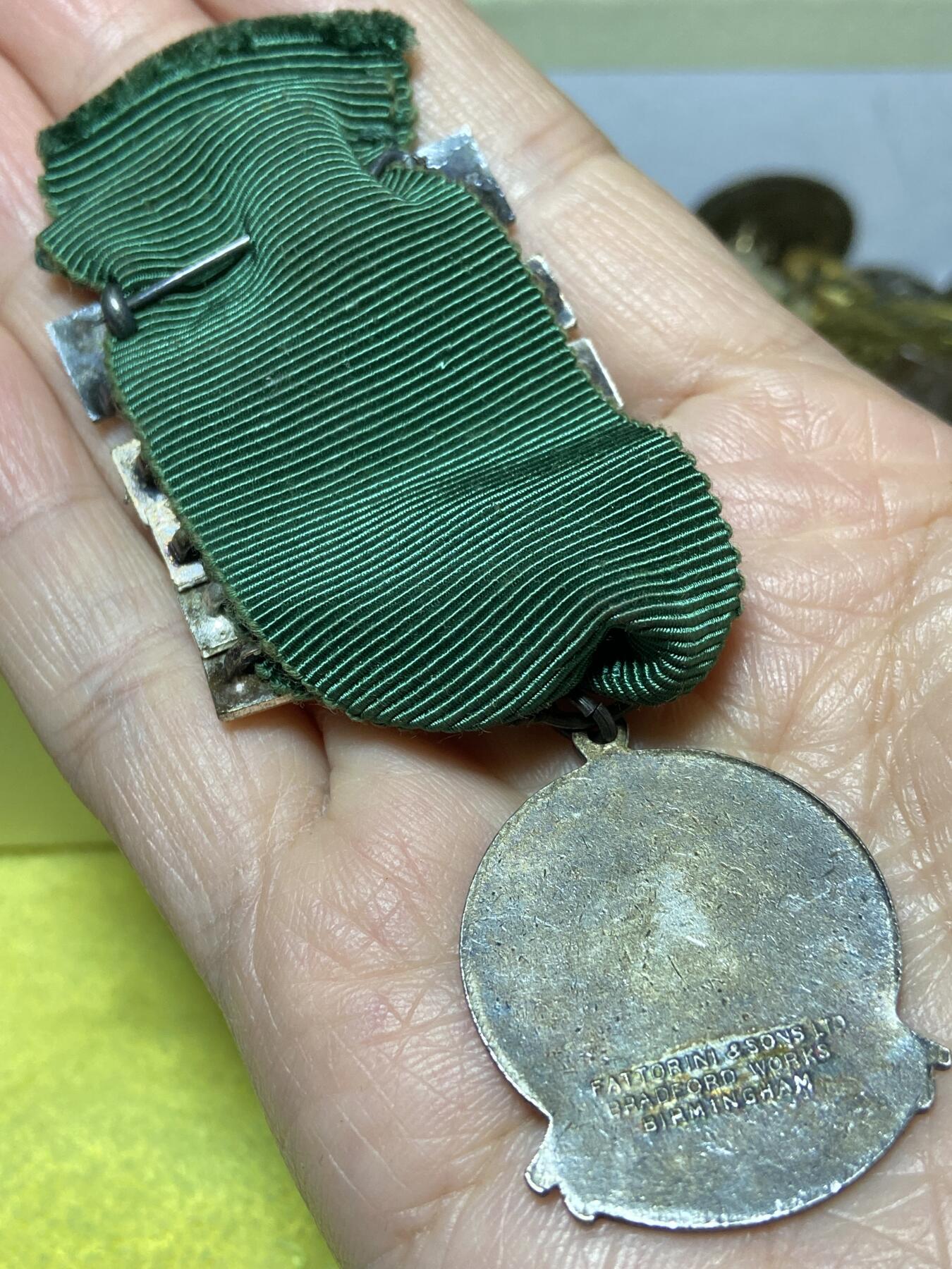 2025年第一百二十七场(总第一百五十三场）外国好品章牌、散币(免佣金) 英国🇬🇧皇家事故预防协会1951–1955年5年安全驾驶奖章，重25.97克