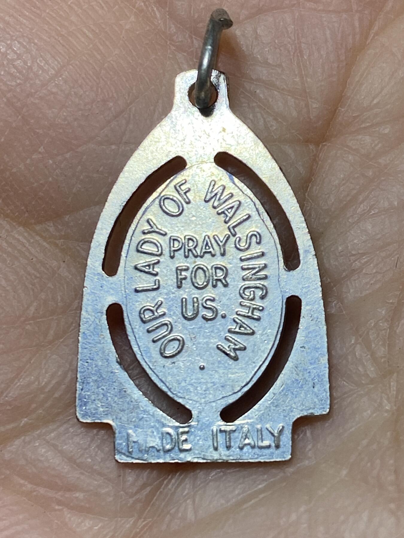 2025年第一百二十七场(总第一百五十三场）外国好品章牌、散币(免佣金) 意大利造–英国🇬🇧沃尔辛厄姆圣母主题的宗教纪念章牌，重1.83克