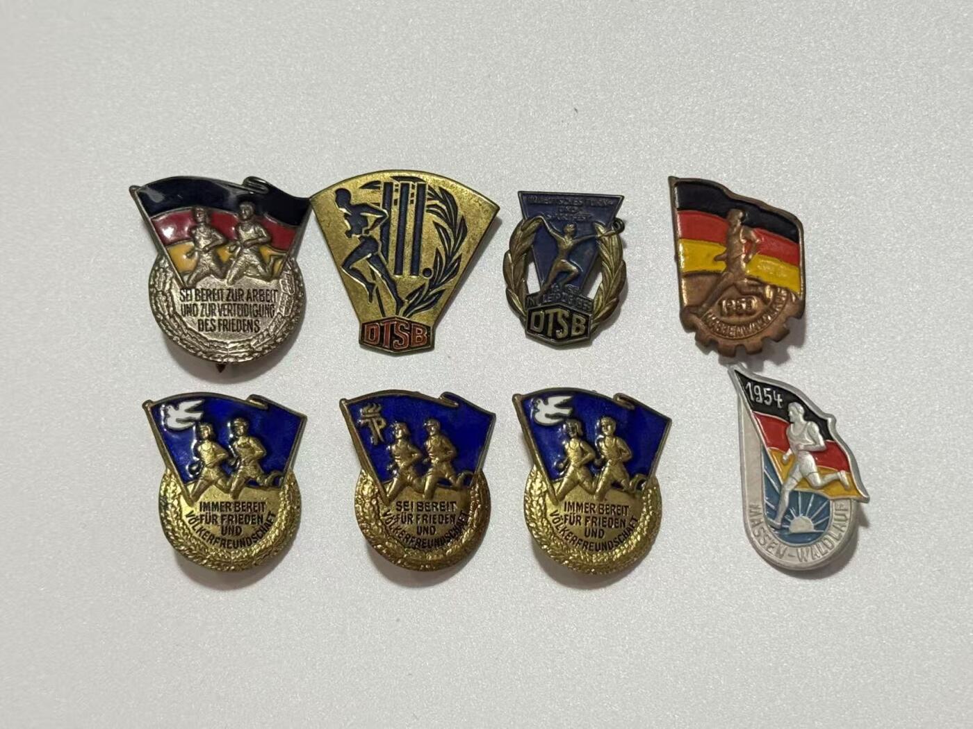 韵星假日精品2025秋季军品类拍卖会-- Rimey Holidays Boutique 2025 Autumn Militaria Sale 民主德国青年团和体操协会奖章一组