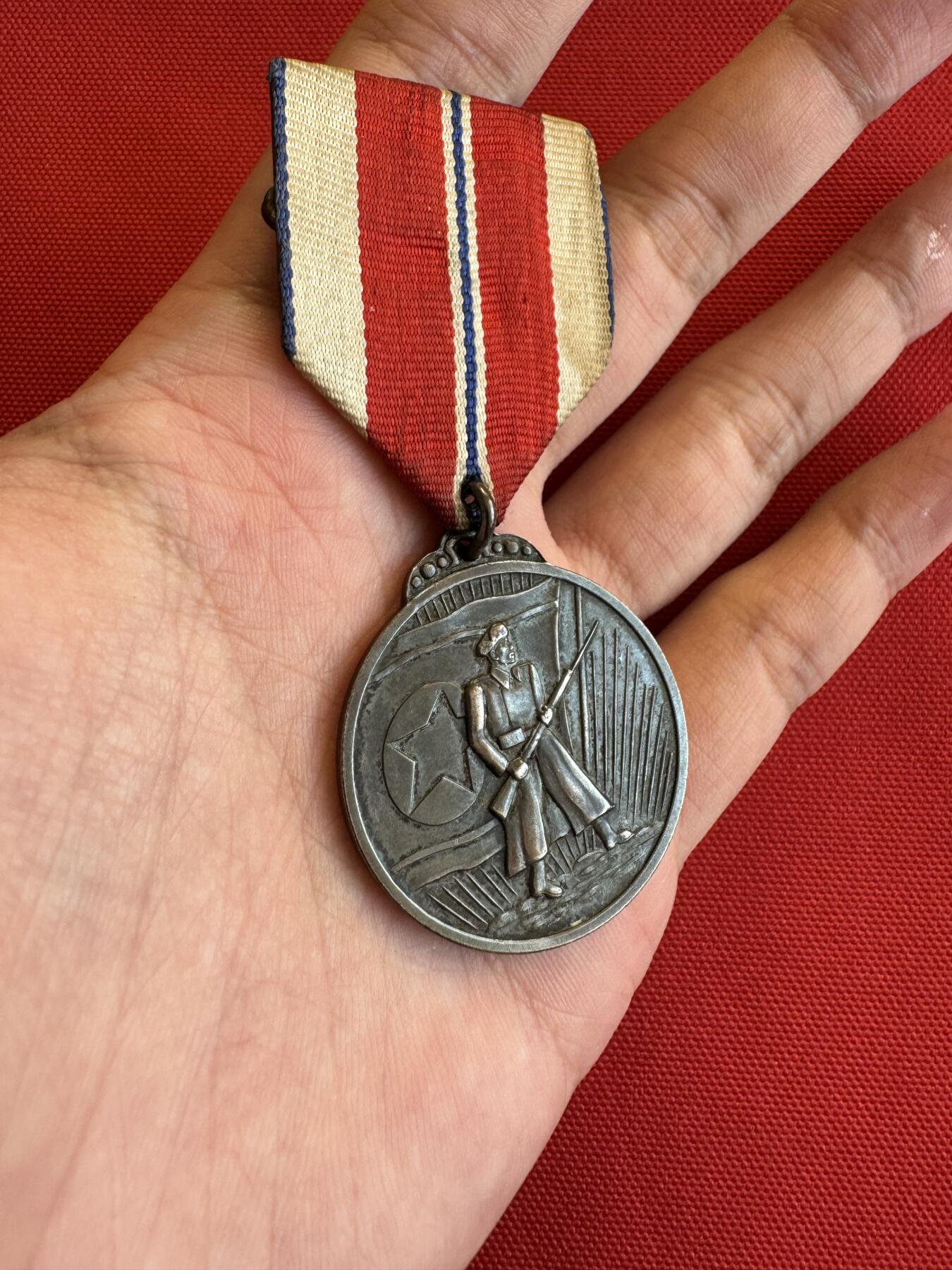 五哥徽章群   11号周二晚上八点4群联拍 银章