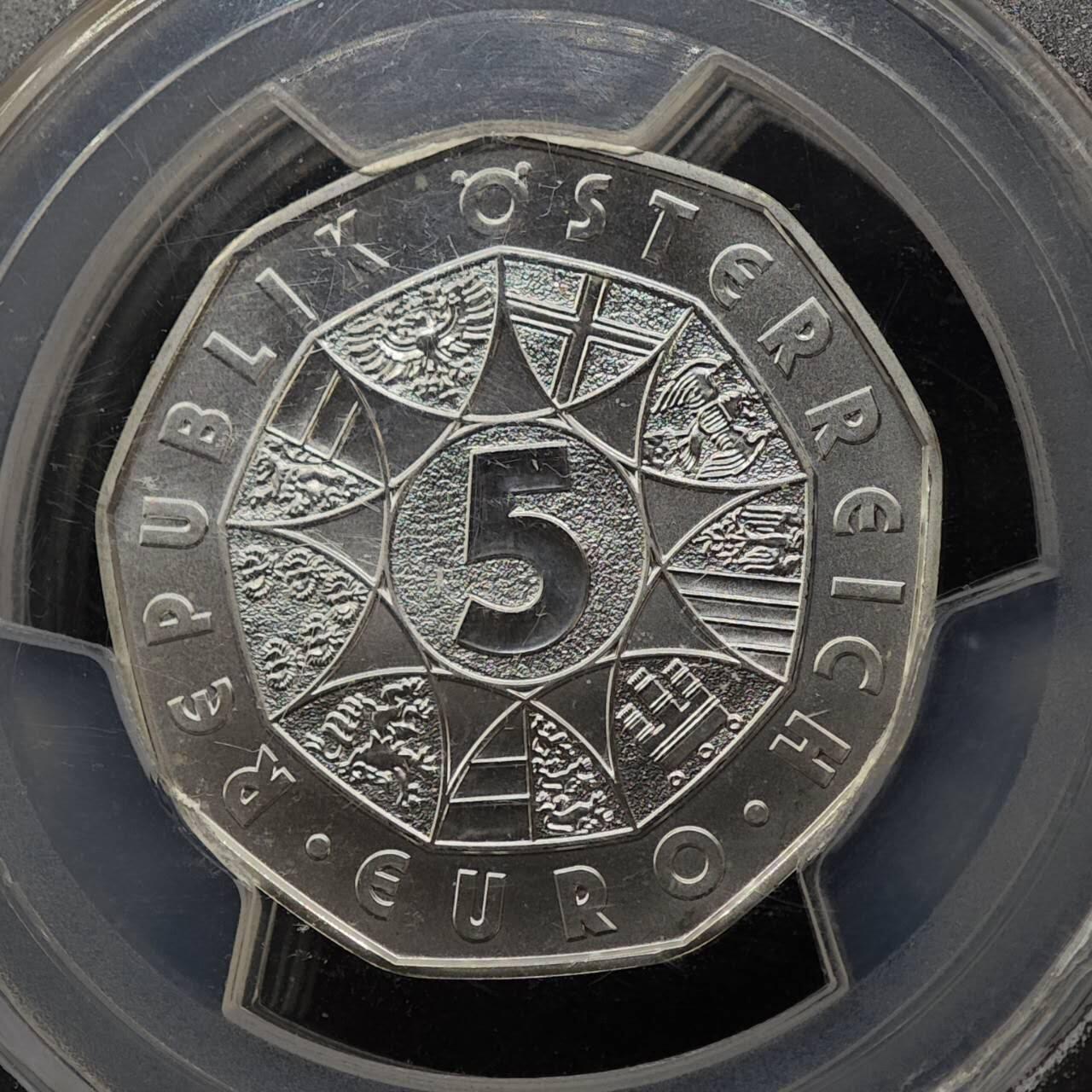 【淘币小摊】实时拍第七百九十五拍   银币套币场   满百包邮可预留二周 每周一统一发货   （少见）2022年奥地利5欧银铜币封装 新年系列-幸福是只鸟 8.41克925银 银币发行量5万 银币PCGS MS70冠军分 铜币PCGS MS69RD