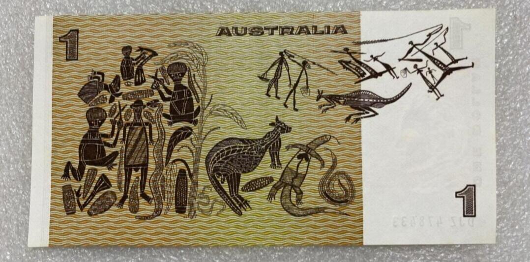 中外各国钞、纪念钞、券专场（第三十三场） 澳大利亚1澳圆纸币 1974～1982年版女王钞 大洋洲钱币全新 灯下有斑，介意勿拍 