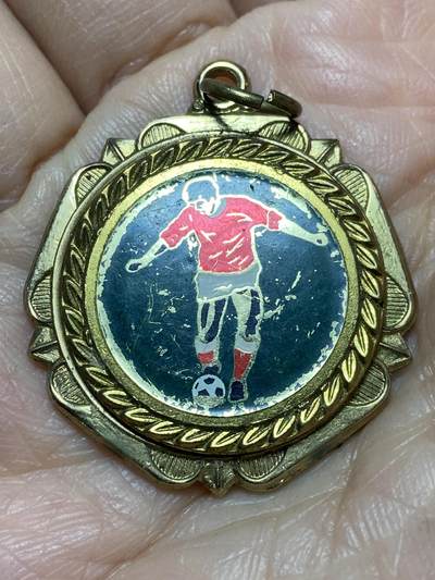 2025年第一百二十七场(总第一百五十三场）外国好品章牌、散币(免佣金) - 英国🇬🇧地方足球赛事奖牌，重17.97克