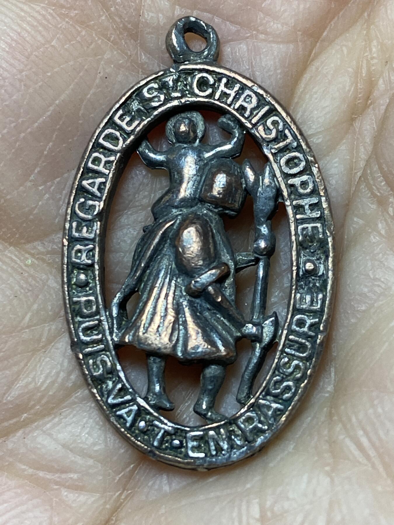 2025年第一百二十七场(总第一百五十三场）外国好品章牌、散币(免佣金) 圣克里斯托弗宗教圣牌，重4.86克