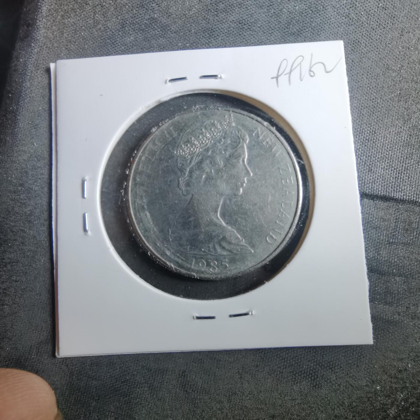 沼泽如烟--第899场 新西兰1985年20分浅雕版