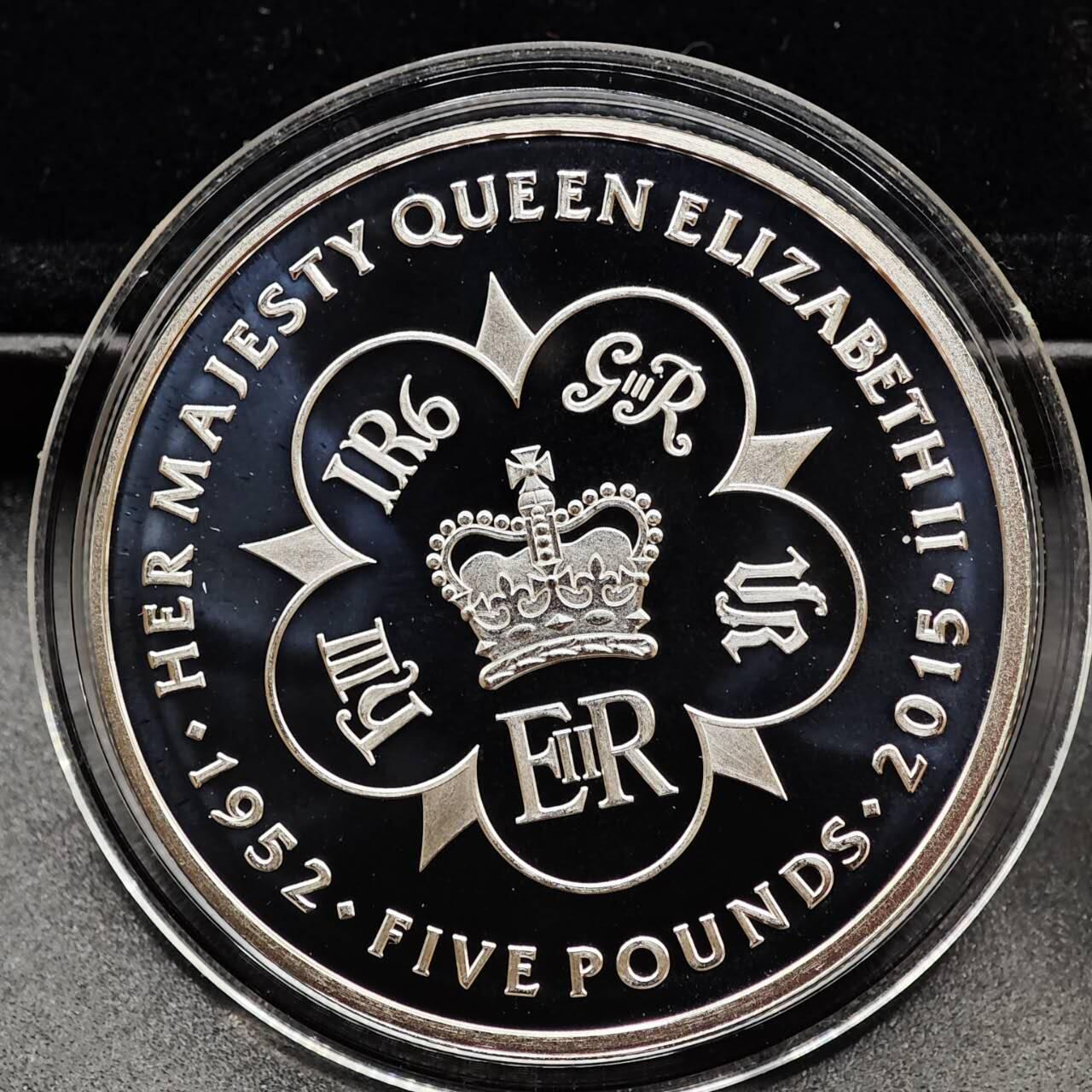 【淘币小摊】实时拍第七百九十五拍   银币套币场   满百包邮可预留二周 每周一统一发货   （罕见）特里斯坦-达库尼亚群岛（英属）2015年1/2/5英镑精制套币 伊丽莎白二世（统治期最长的君主） 总共52.78克925银 发行量499套 盒证全