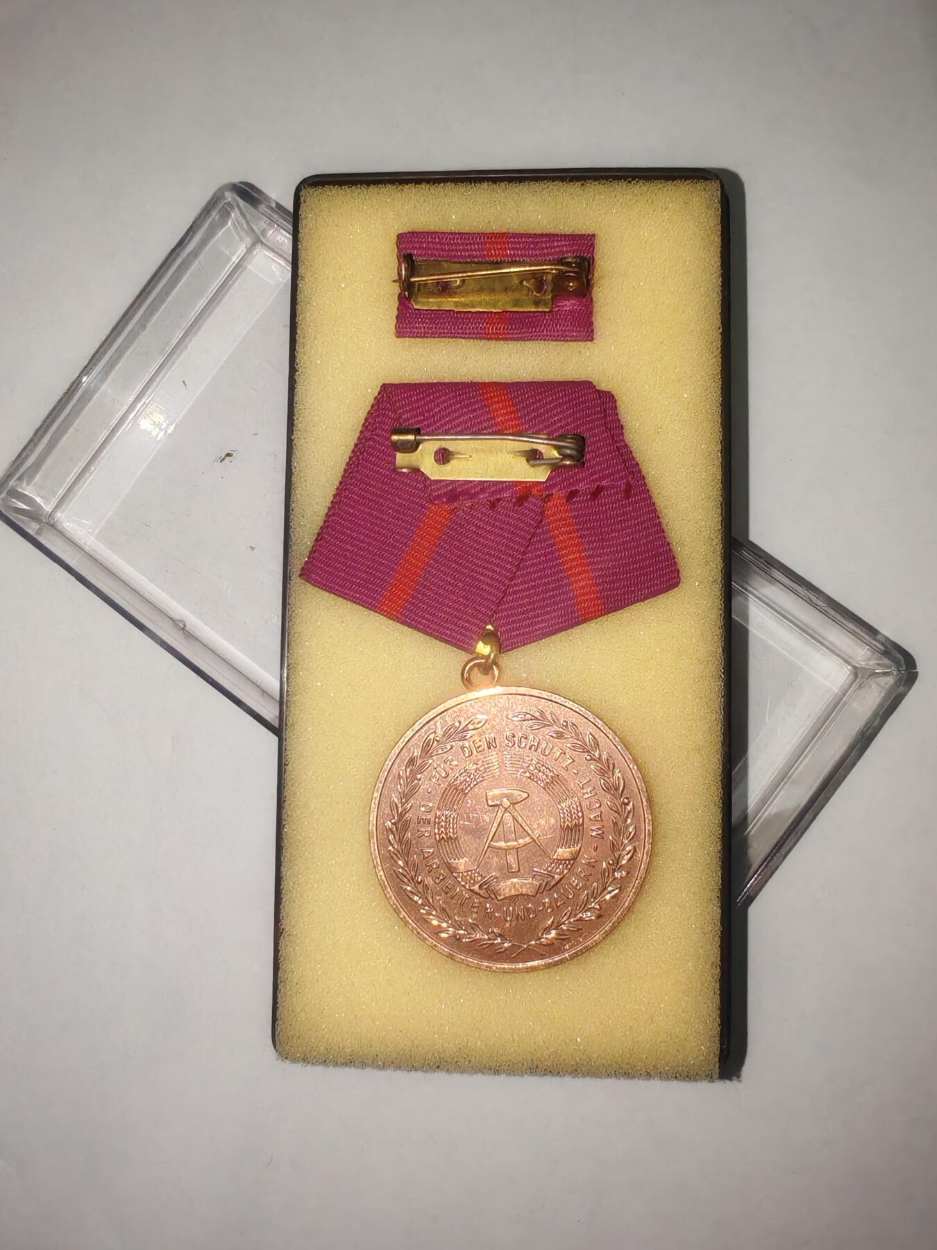 韵星假日精品2025秋季军品类拍卖会-- Rimey Holidays Boutique 2025 Autumn Militaria Sale 民主德国铜级忠诚服务奖章