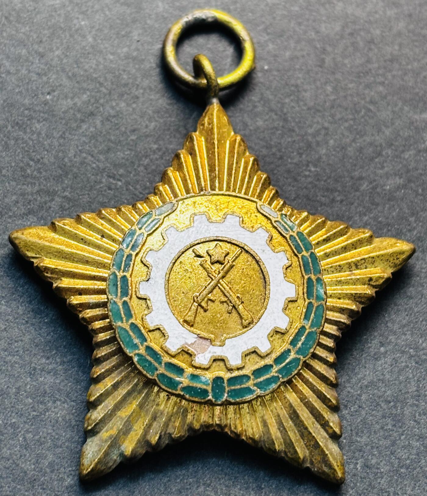 文馨钱币收藏第 280 场， 长期接收代拍品 双枪五星纪念章