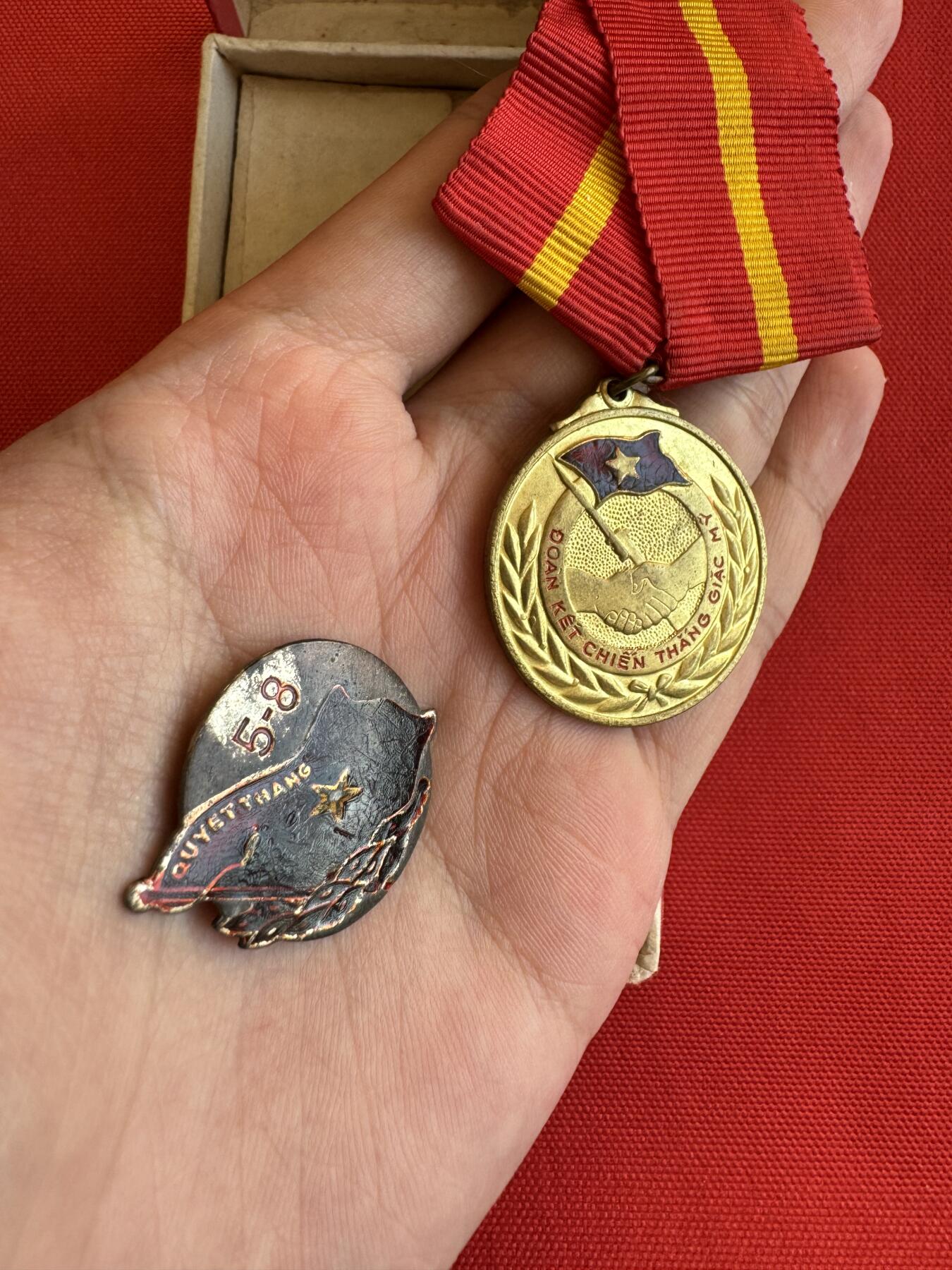 五哥徽章群   11号周二晚上八点4群联拍