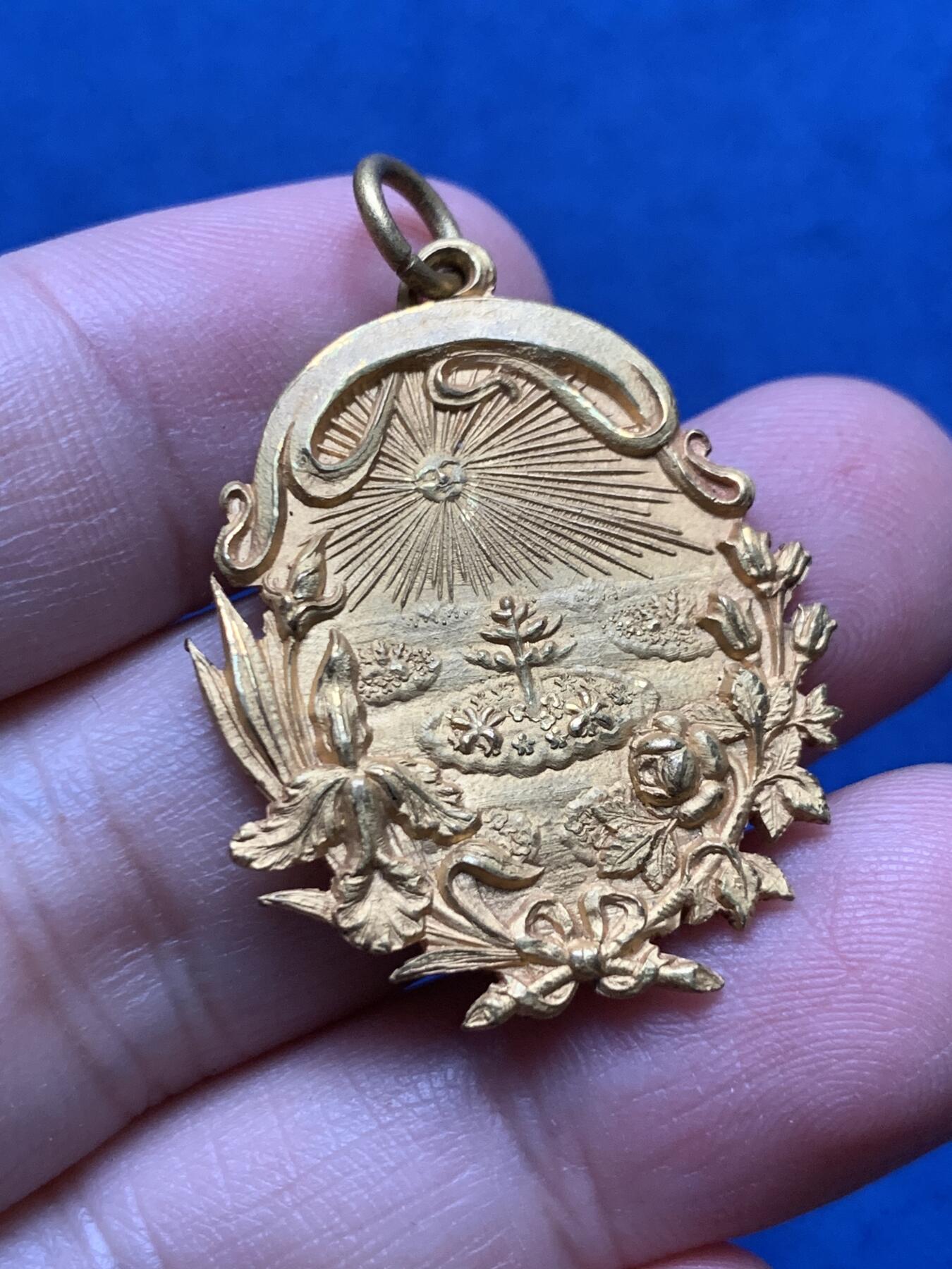 《竞宝斋》第437场 周日，周一2场连拍 （全场包邮） 1902年法国josse ten noode缤纷花车巡游镀金纪念章 7.38克 27.3*34.2mm