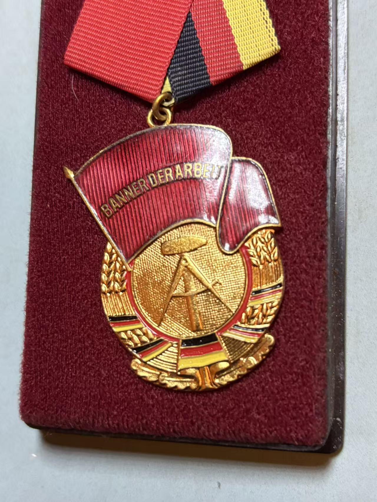 盛世勋华——号角文化勋章邮票专场拍卖第288期 东德三级劳动红旗勋章 带原盒