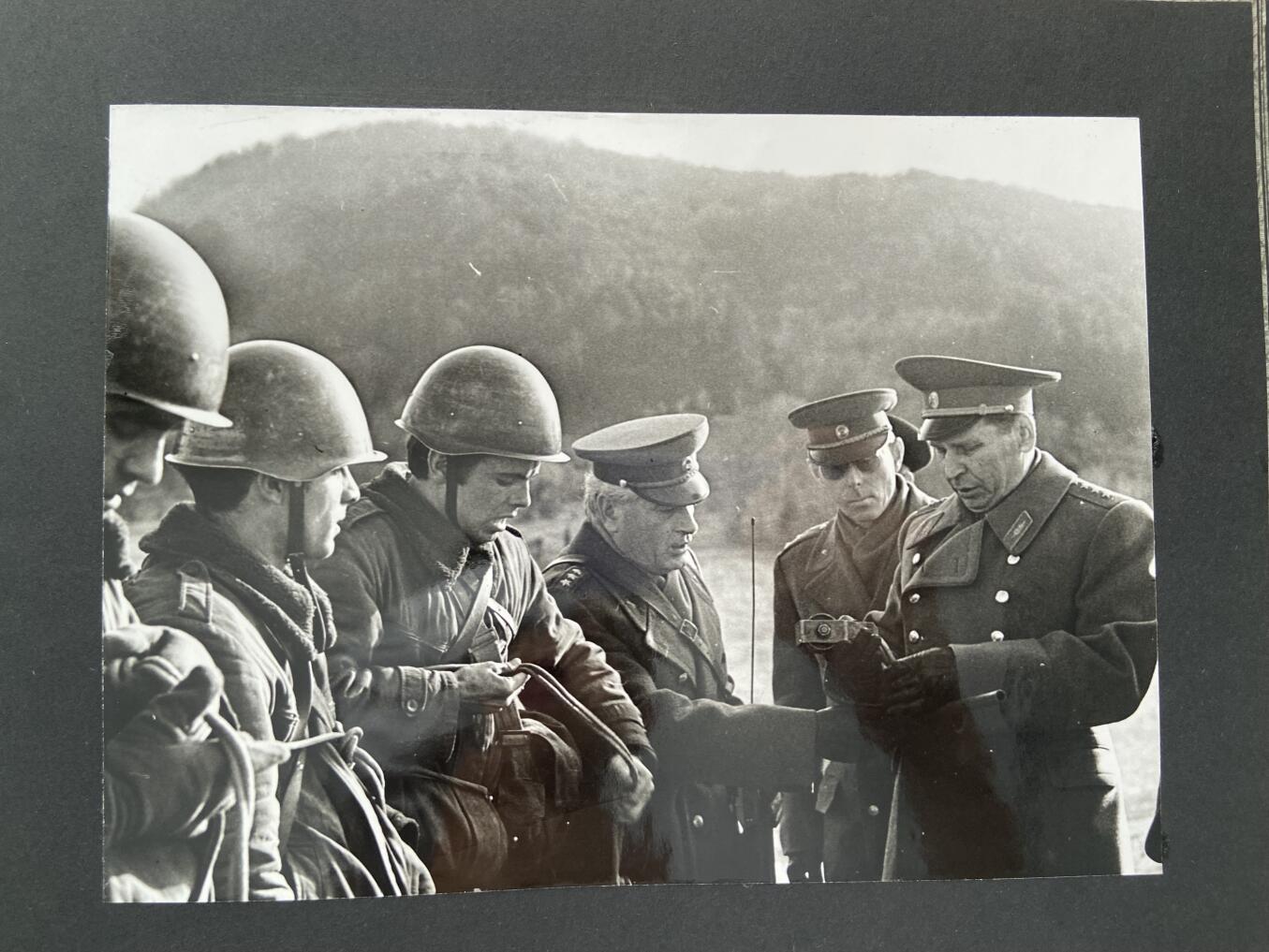 熹将军2025年秋冬小拍14 总55期 【撤拍，线下已售出】苏联国防部长格列奇科元帅旧物 匈方赠送格列奇科访问匈牙利人民共和国原片相册