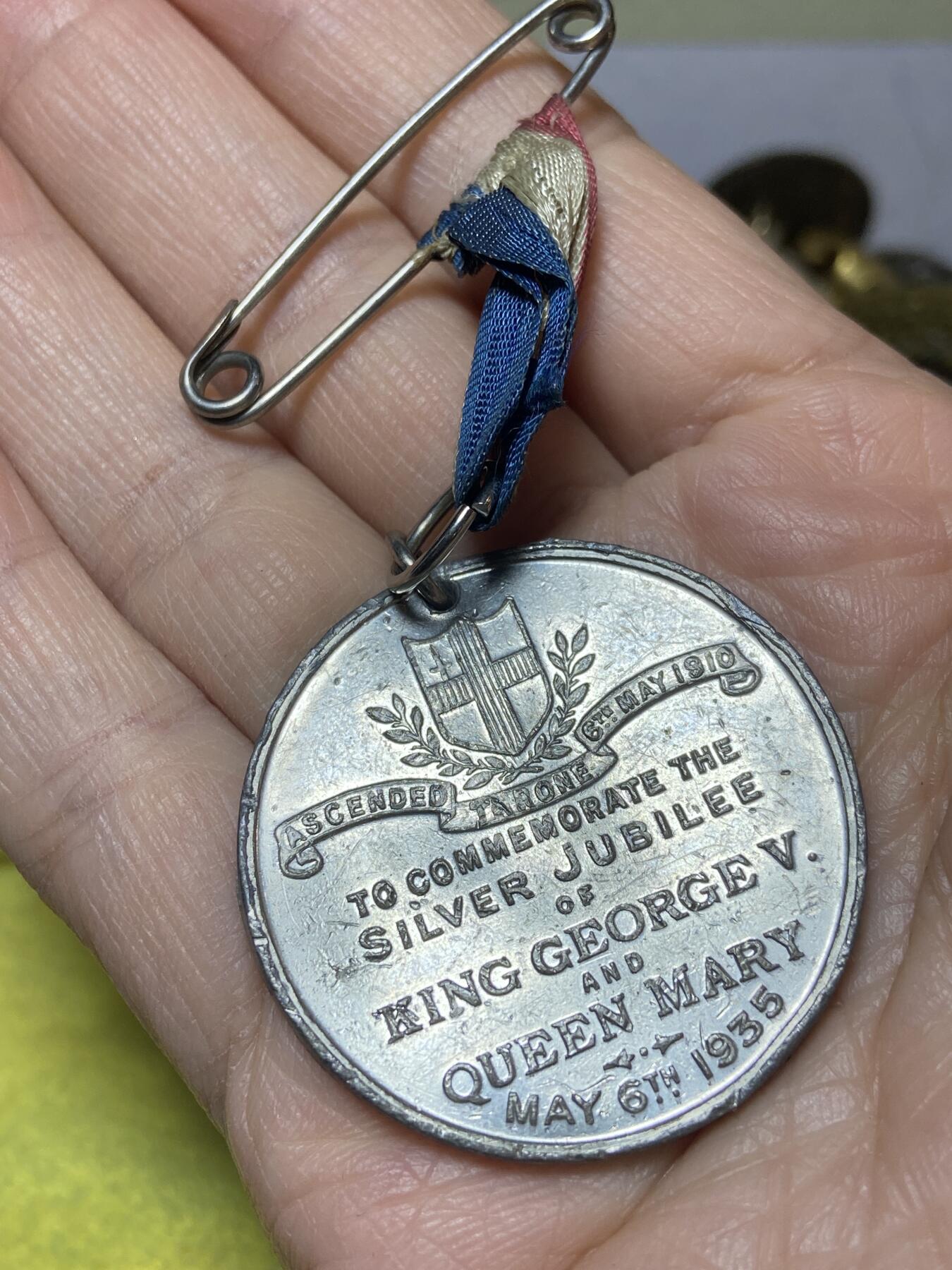 2025年第一百二十七场(总第一百五十三场）外国好品章牌、散币(免佣金)