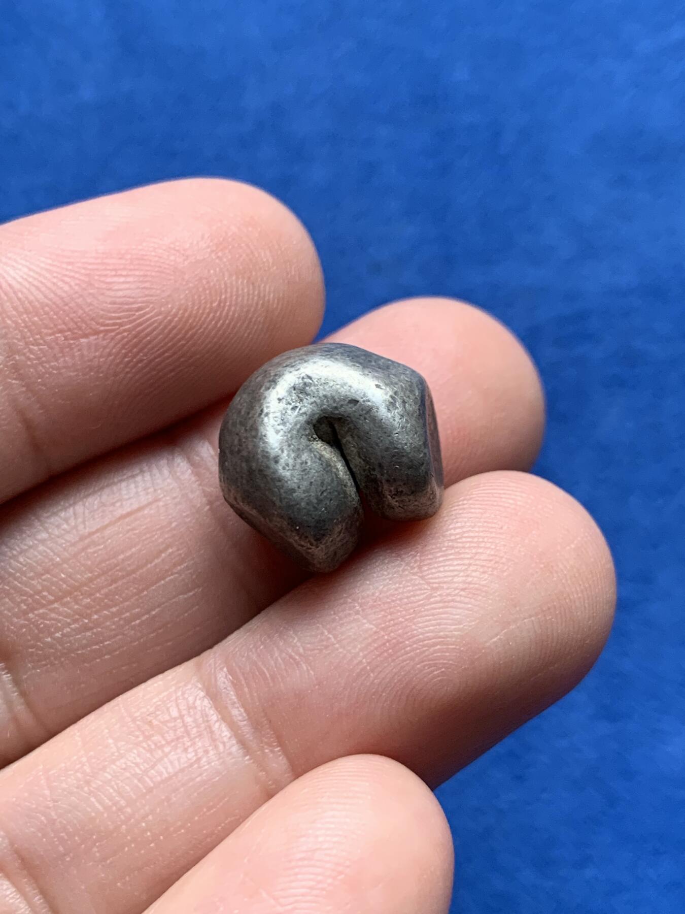 《竞宝斋》第437场 周日，周一2场连拍 （全场包邮） 泰国屁股锭 子弹银 14.4克 细节见图