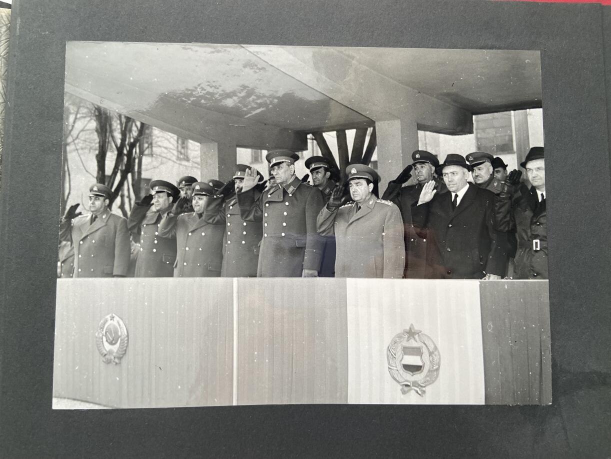 熹将军2025年秋冬小拍14 总55期 【撤拍，线下已售出】苏联国防部长格列奇科元帅旧物 匈方赠送格列奇科访问匈牙利人民共和国原片相册