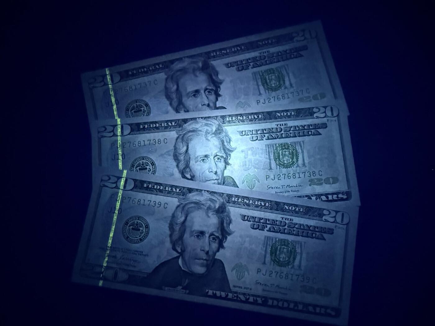 【炜奕收藏】，第五十期 美国20美元3连号，UNC品相